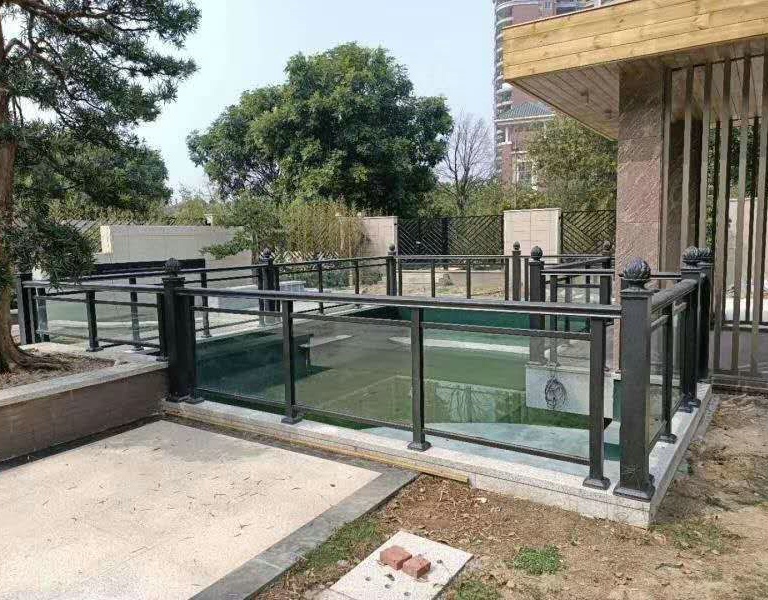 庭院铝艺玻璃栏杆展示